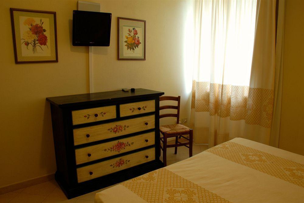 Hotel Domominore Фертилия Экстерьер фото