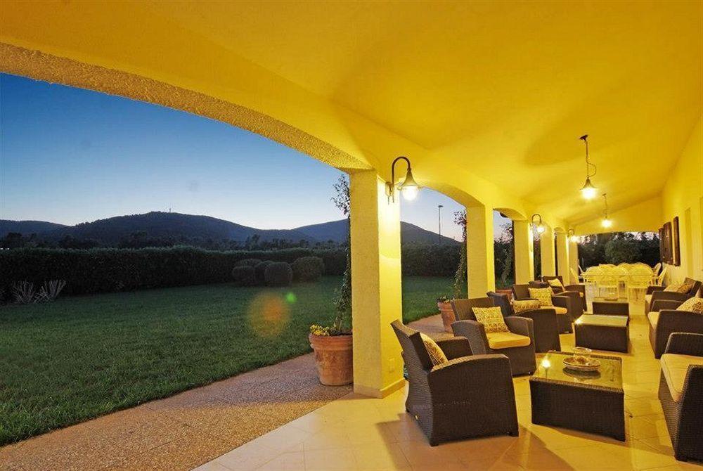Hotel Domominore Фертилия Экстерьер фото