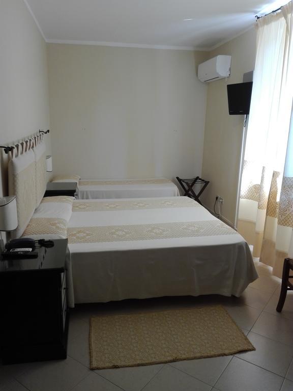 Hotel Domominore Фертилия Экстерьер фото